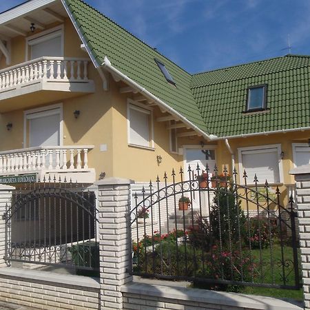 Margareta Apartmanhaz Hajduszoboszlo Exterior photo
