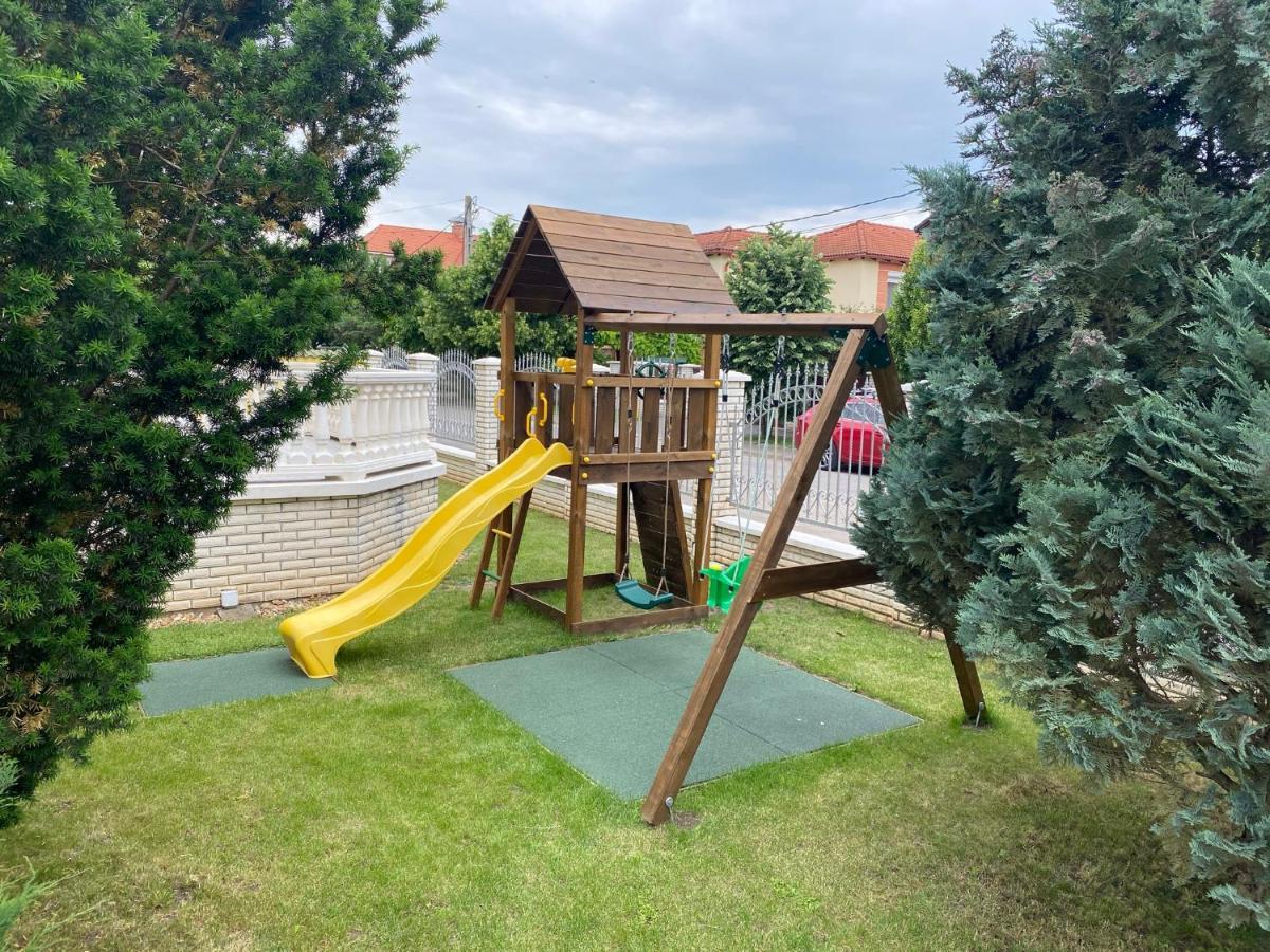Margareta Apartmanhaz Hajduszoboszlo Exterior photo
