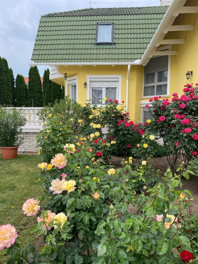 Margareta Apartmanhaz Hajduszoboszlo Exterior photo