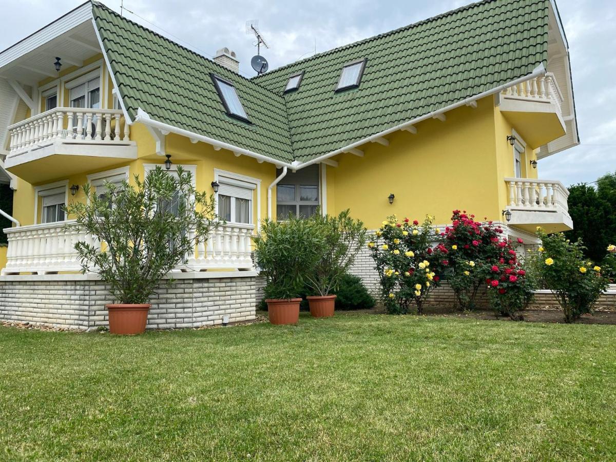 Margareta Apartmanhaz Hajduszoboszlo Exterior photo