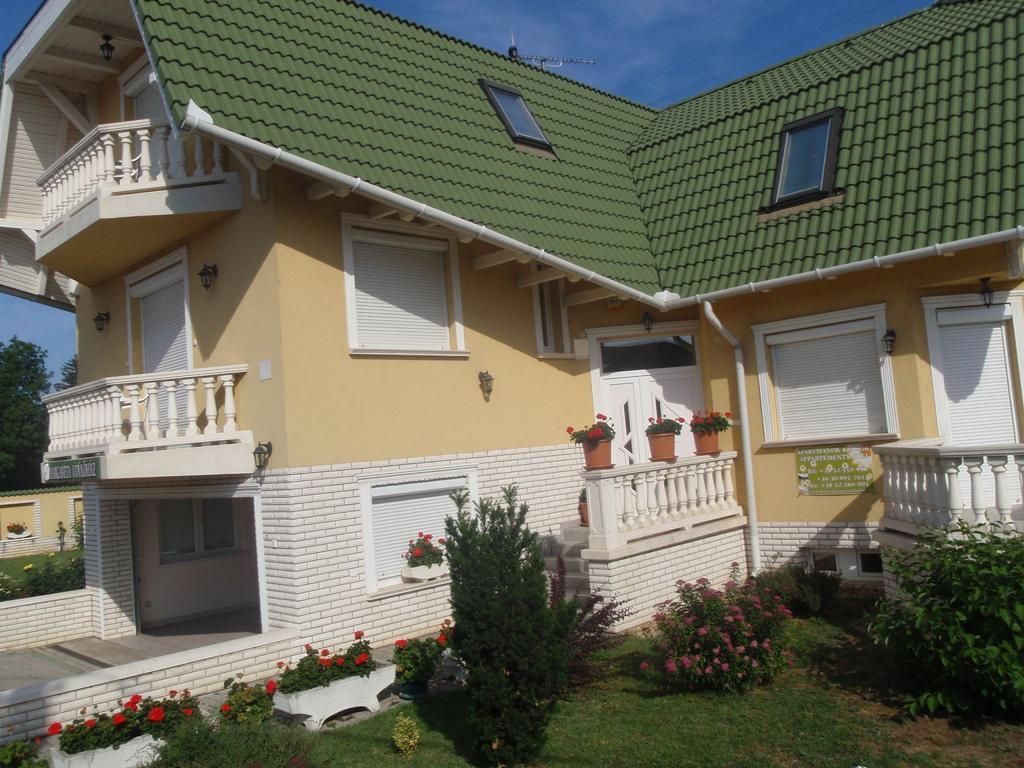 Margareta Apartmanhaz Hajduszoboszlo Exterior photo